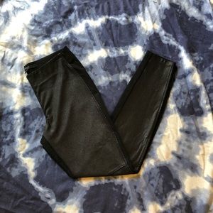 GUESS Reptilian Leggings 🖤